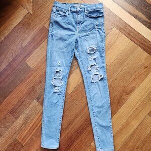 Levi's 720 High Rise Super Skinny Light Wash Ripped Jeans Size 28